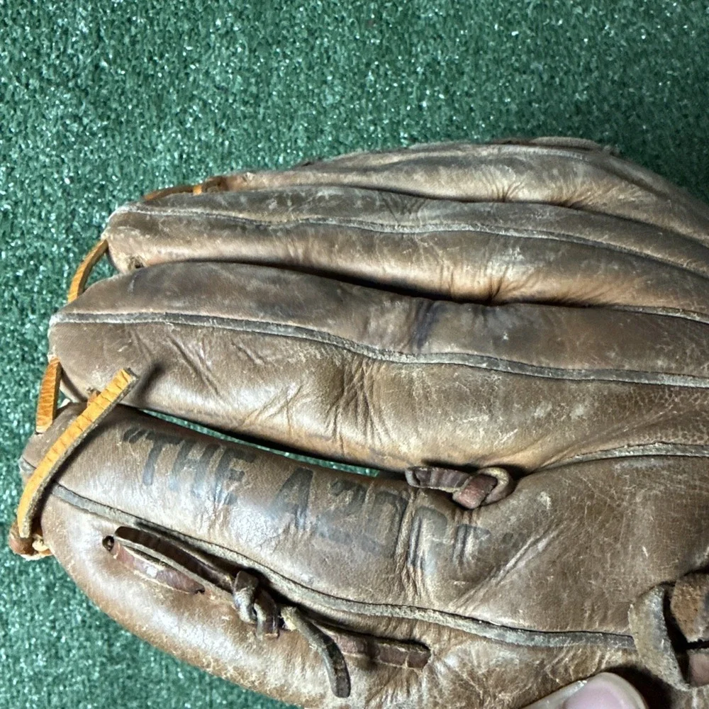 Vintage Wilson THE A2000 XL Leather Baseball Glove Dual Hinge RHT Made in Japan - Picture 8 of 11